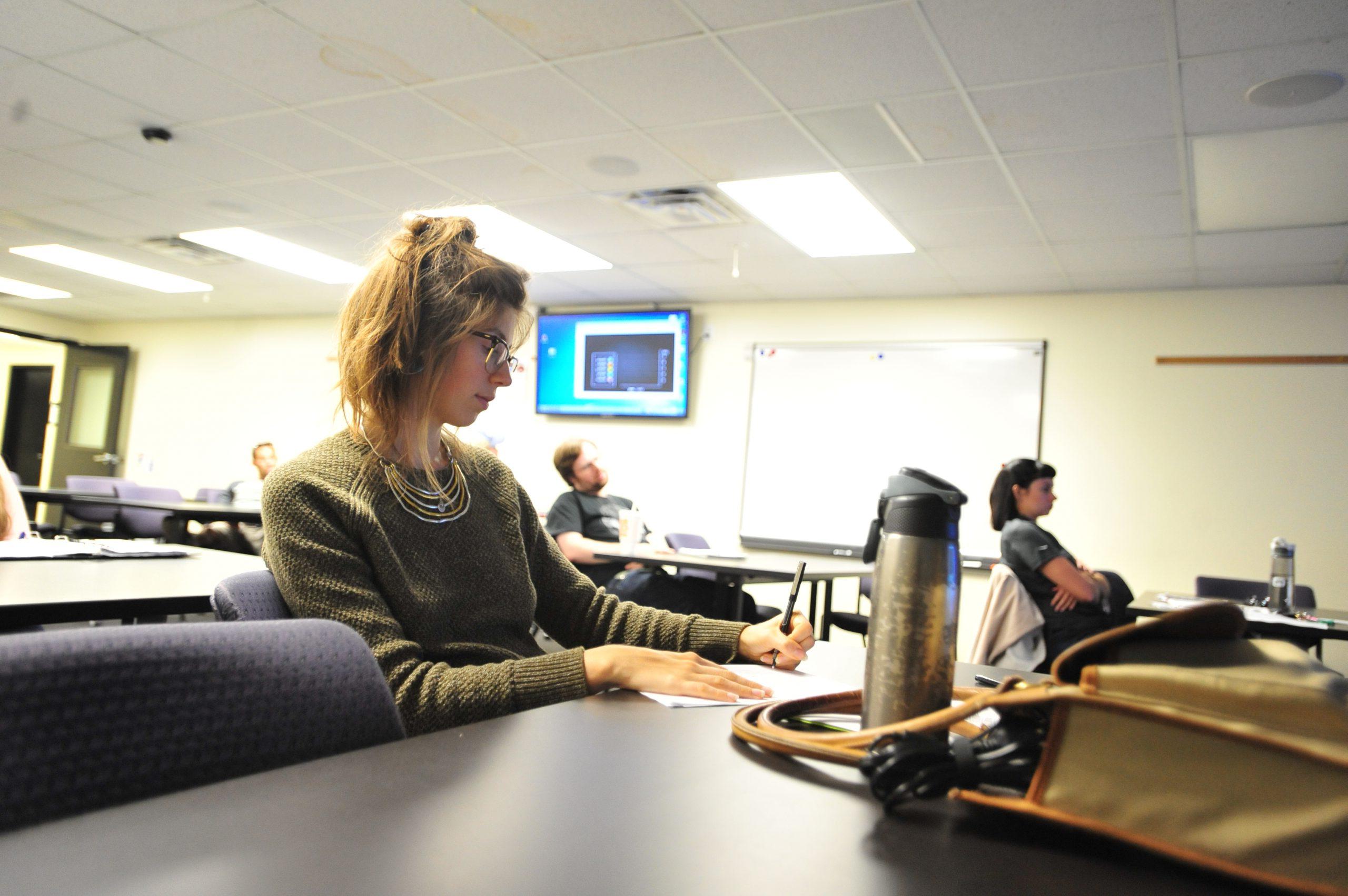 Montevallo student working on a laptop.